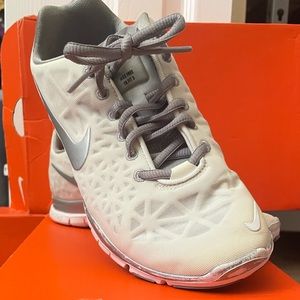 Nike White Woman’s Sneaker Size 7